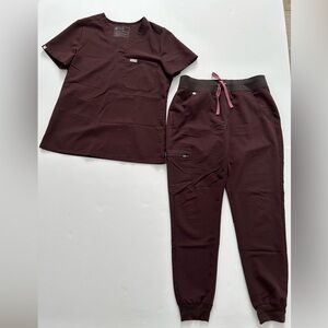 FIGS Wine Scrub Set uniform size small
